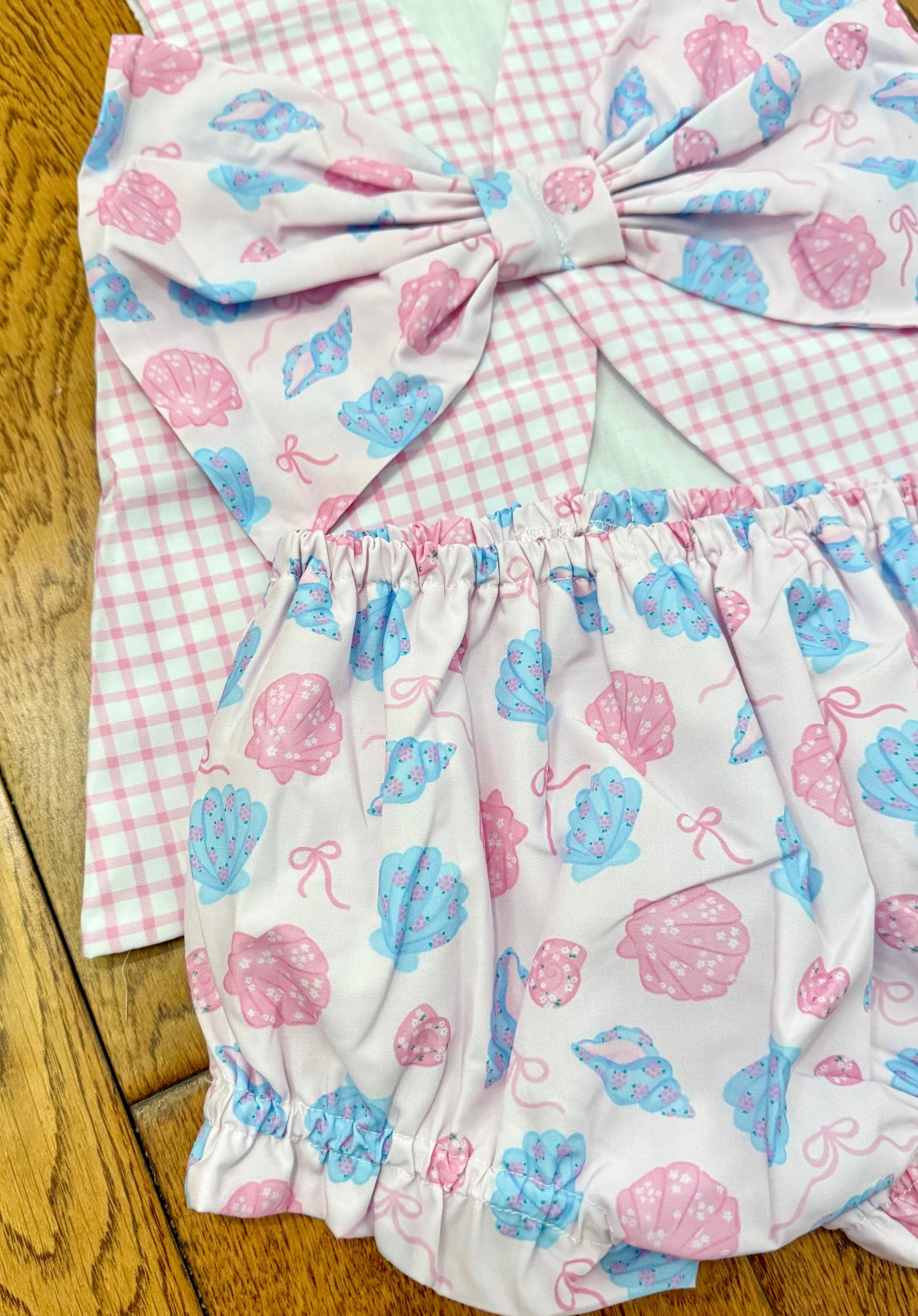 Betsy Bow Back in pink shell print