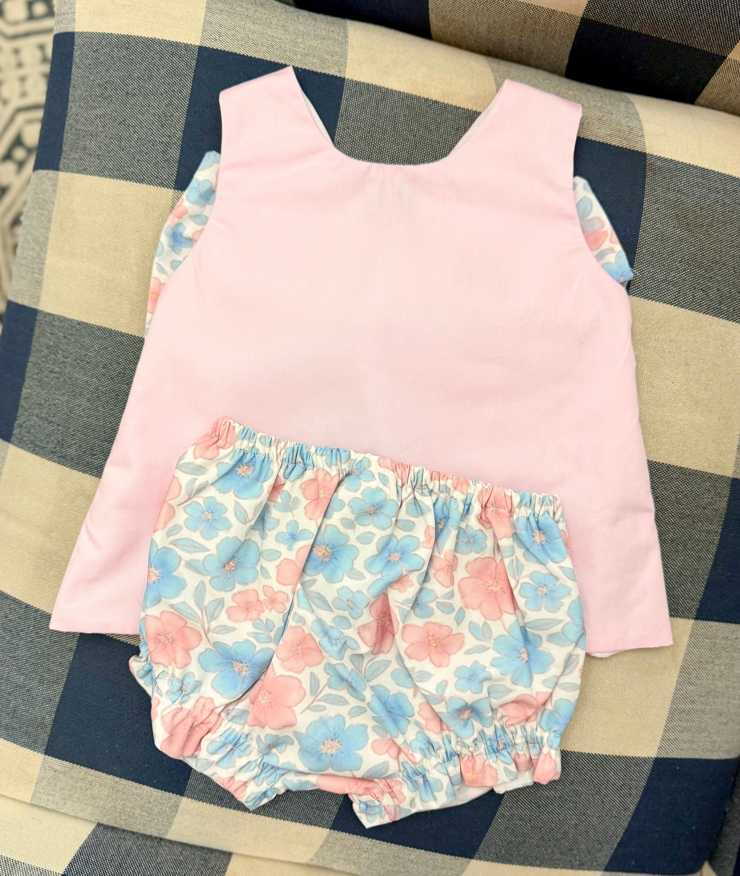 Betsy bowback in pink & blue floral