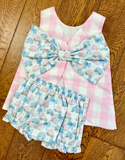 Betsy bow back hydrangea print