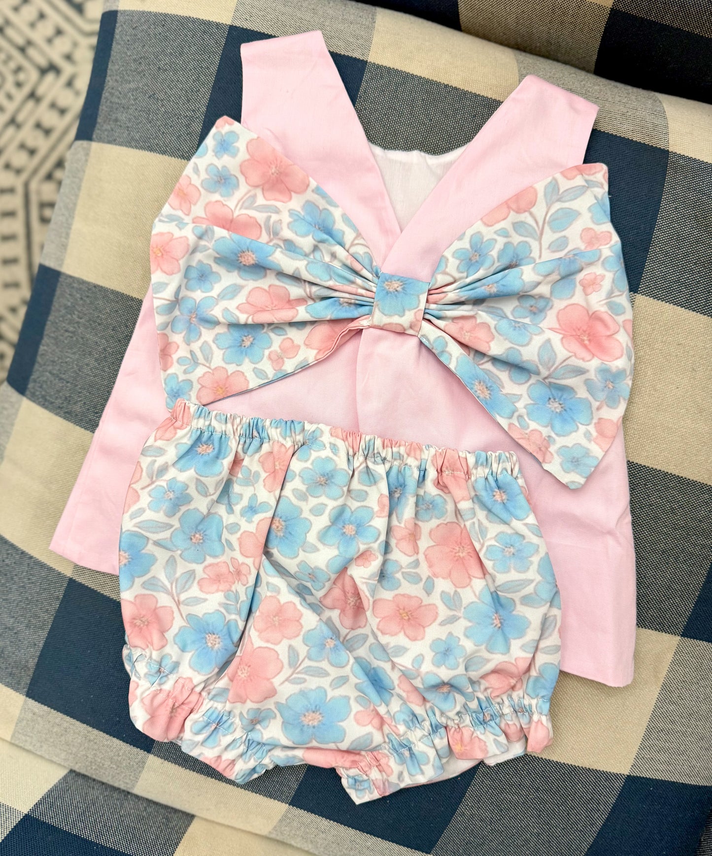 Betsy bowback in pink & blue floral